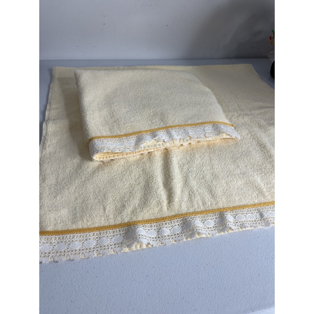 Vtg Dundee Bath Towel Set‎ Of 2 Yellow Lace Trim